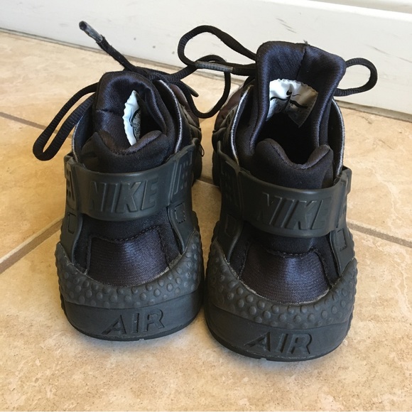 Nike Air Huaraches - Picture 8 of 10